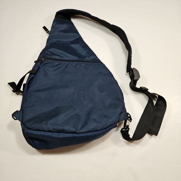Kawei Kuinght Single Sling Backpack - Picture 2 of 9
